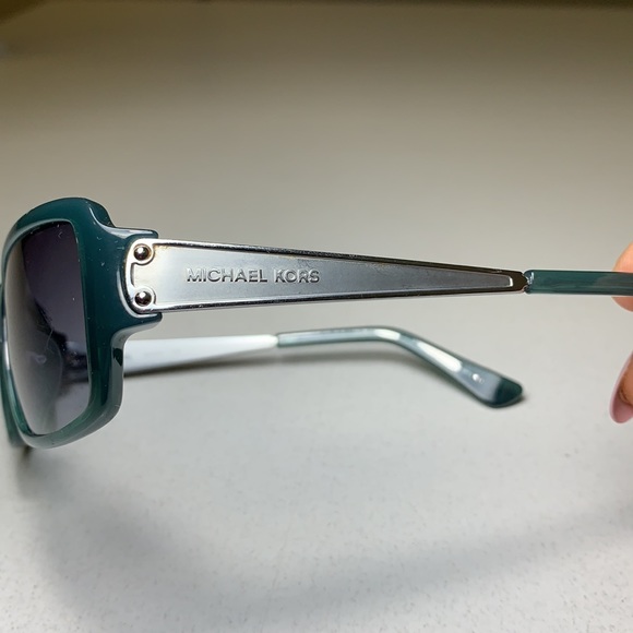 Michael Kors Sunglasses Vintage - Picture 4 of 10